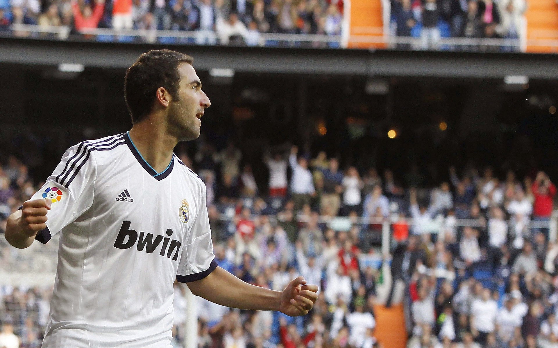 开云体育下载-战术碾压！格子军团完胜南美劲旅，艺术足球闪耀北美大陆